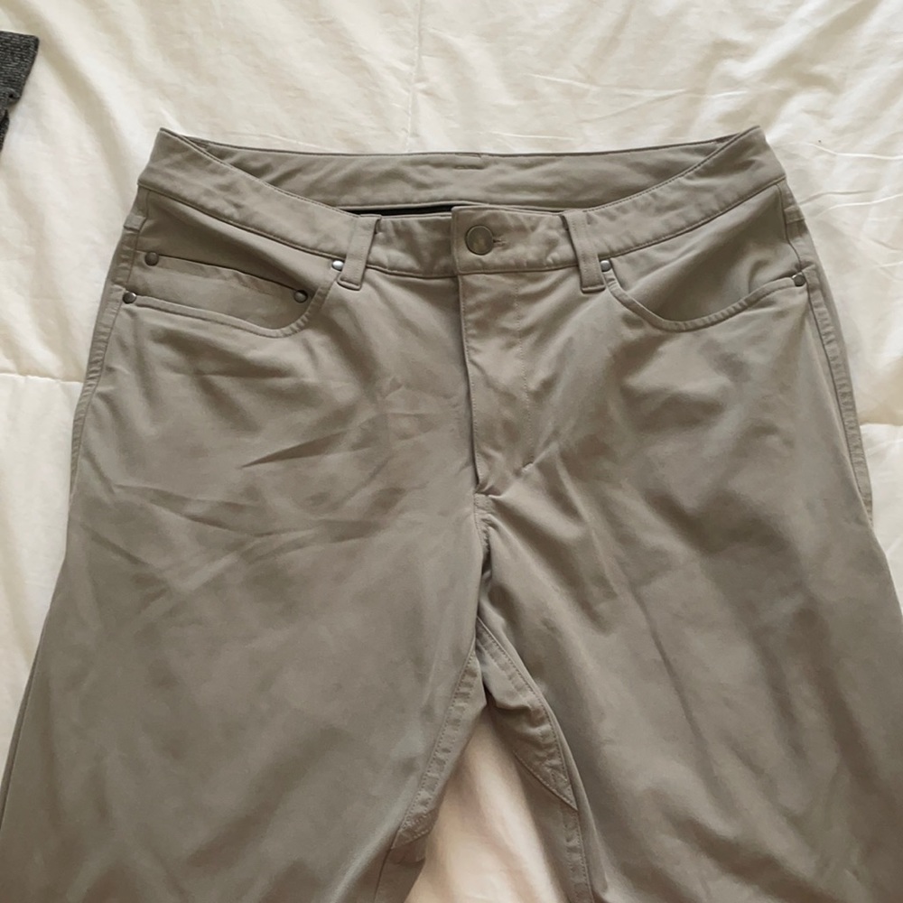 Light grey / cream men’s lulu lemon pants